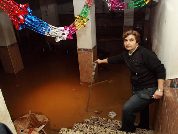 Las fuertes precipitaciones de esta ma&ntilde;ana causaron inundaciones en calles, viviendas y garajes

Foto: Migue Fernandez