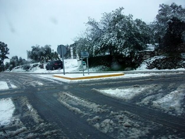 El pueblo de Castiblanco repleto de nieve./ Antonio Barea S&aacute;nchez