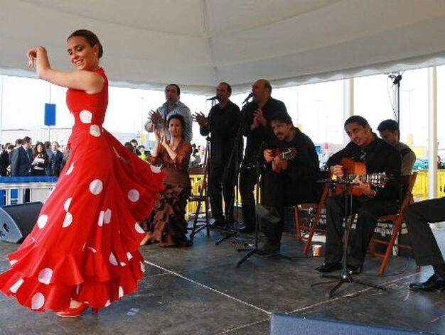 La inauguraci&oacute;n ha estado amenizada por un cuadro flamenco

Foto: Juan Carlos Toro