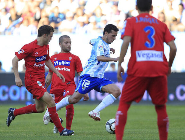 El M&aacute;laga solo pudo conseguir un empate (1-1) ante el Sporting que le acerca m&aacute;s a los puestos de descenso tras la victoria del Tenerife.