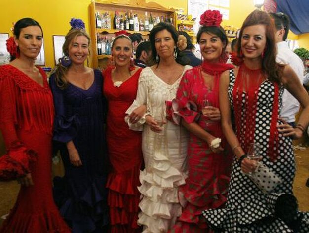 Varias procuradoras de Jerez visitaron ayer la caseta del Diario

Foto: Vanesa Lobo
