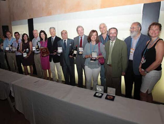 Un momento de la entrega de premios celebrada ayer en el transcurso de Vinoble 2010.

Foto: Miguel Angel Gonzalez