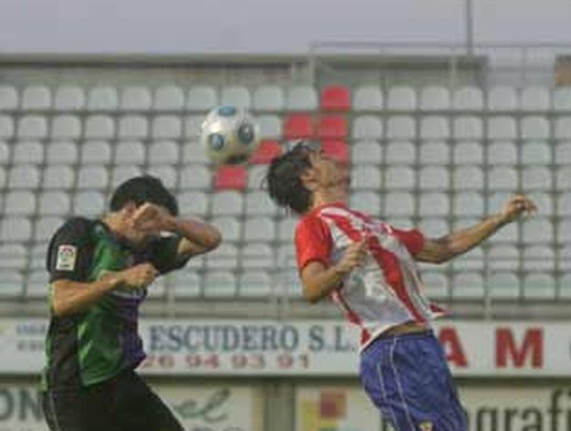 El Algeciras, gracias a una magn&iacute;fica primera mitad, derrota por 4-2 en su debut en el Nuevo Mirador al filial del M&aacute;laga

Foto: J. M. Q.