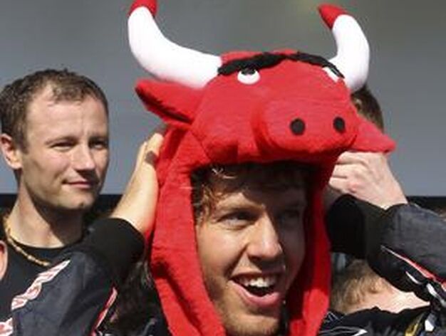 Vettel gana en Interlagos por delante de Webber y Alonso. / Reuters