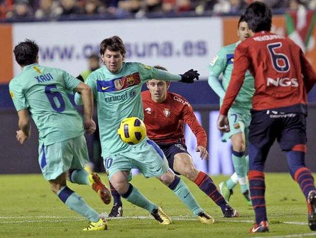 El Barcelona gana con facilidad a Osasuna en Pamplona. / EFE