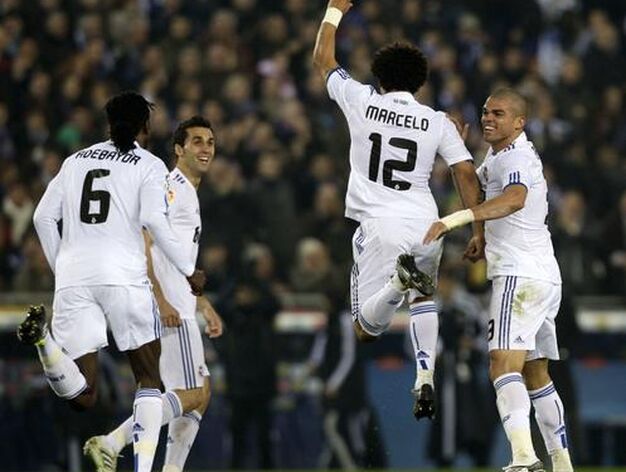El Real Madrid vence en casa del Espanyol (0-1) y se pone a cinco puntos del Barcelona. / Reuters