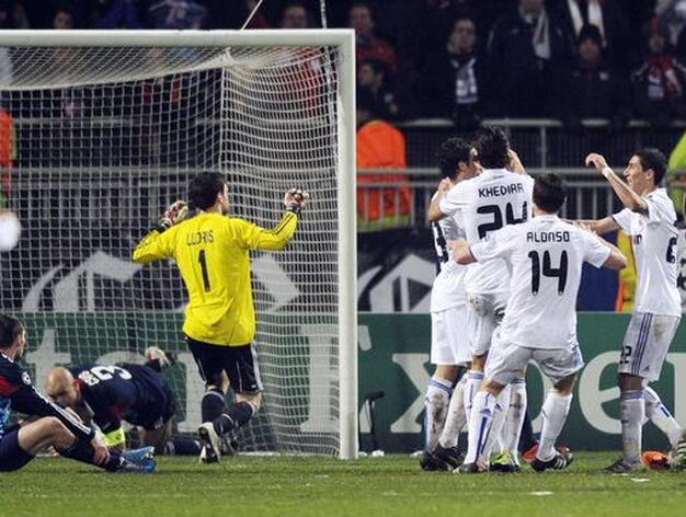 El Real Madrid empata en Lyon y pone medio pie en los cuartos de final de la 'Champions'. / AFP