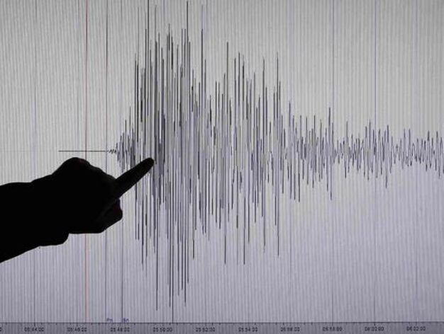 Un fuerte terremoto en Japon provoca un 'tsunami'.

Foto: STR