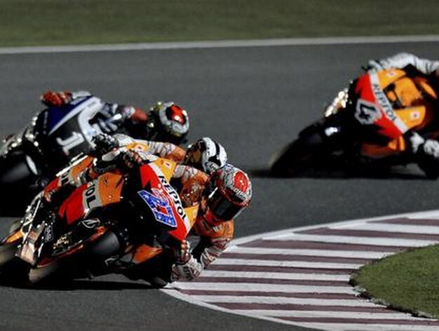 Imagen de la carrera de MotoGP del Gran Premio de Qatar.

Foto: Efe