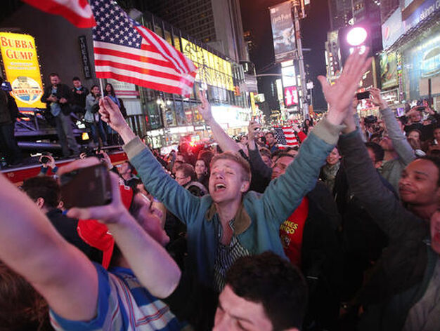 Fiesta en las calles de Washington y Nueva York por la muerte del l&iacute;der de Al Qaeda.

Foto: AFP/Reuters/EFE