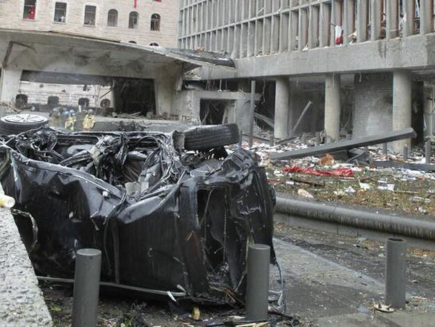 Dos ataques sacuden la capital noruega, el primero con un coche bomba en el centro de la ciudad y el segundo en un campamento juvenil.

Foto: EFE