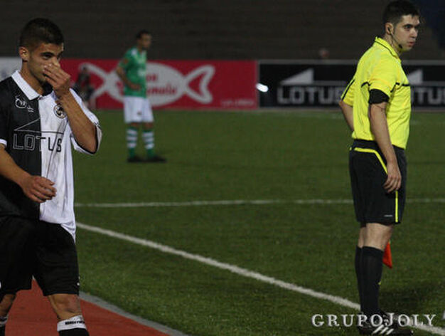 Los albinegros no consiguieron marcar gol y salen por primera vez de las plazas de ascenso.

Foto: Paco Guerrero