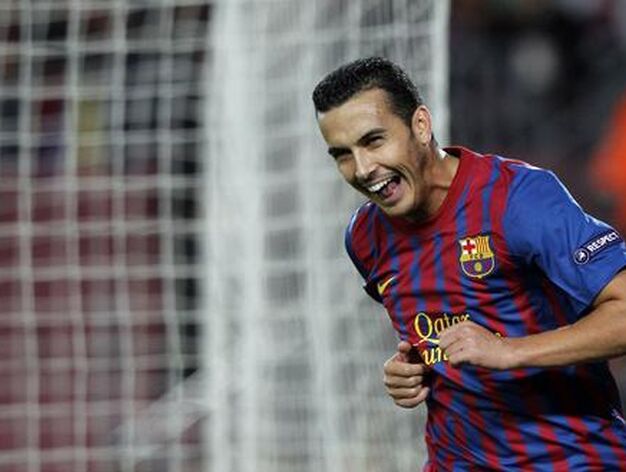 Pedro celebra su segundo tanto ante el BATE, marcado de penalti. / Reuters