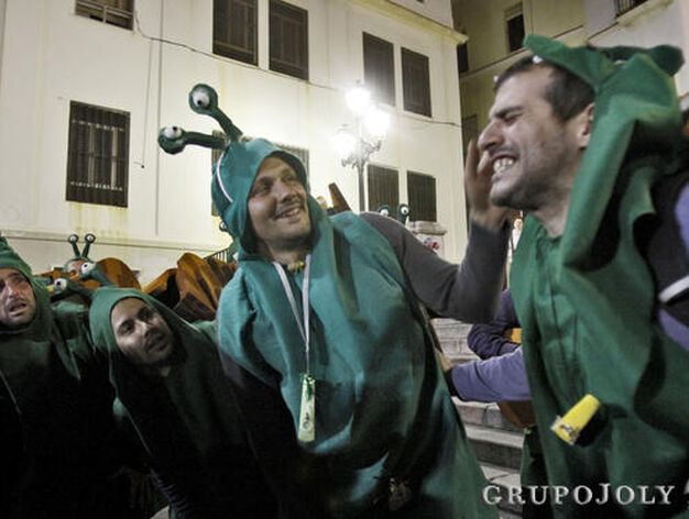 El Carnaval se traslada al barrio de El P&oacute;pulo en una noche en la que las ilegales son las protagonistas.

Foto: Lourdes de Vicente