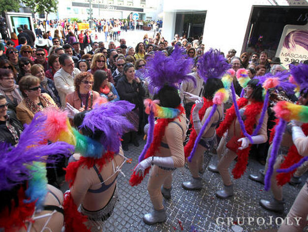 Las agrupaciones aprovechan los &uacute;ltimos coletazos del Carnaval.

Foto: Jesus Marin