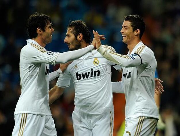 El Real Madrid ratifica su pase a las semifinales de la Liga de Campeones tras vencer al Apoel (5-2). / AFP