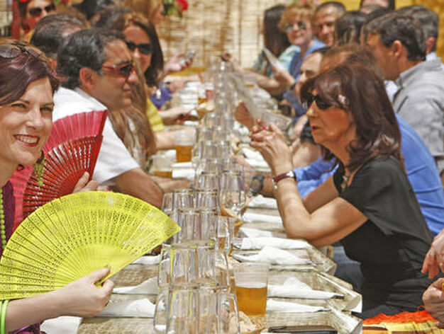 A comer. Una buena mesa para disfrutar del martes de Feria.

Foto: Pascual