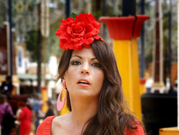 De fiesta. Una joven flamenca, ayer en el Real.

Foto: Pascual