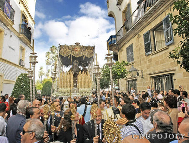 La dolorosa de 'los Jud&iacute;os' recibe ante Santo Domingo la Medalla de Oro de la ciudad

Foto: Pascual