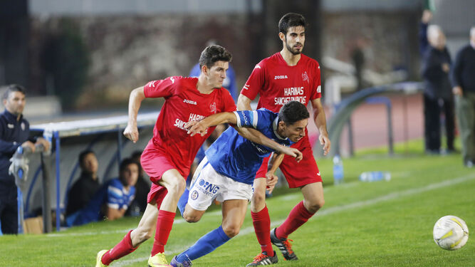 Caballero, el último fichaje del Xerez Deportivo FC, tuvo ayer sus primeros minutos como azulino en la segunda mitad.