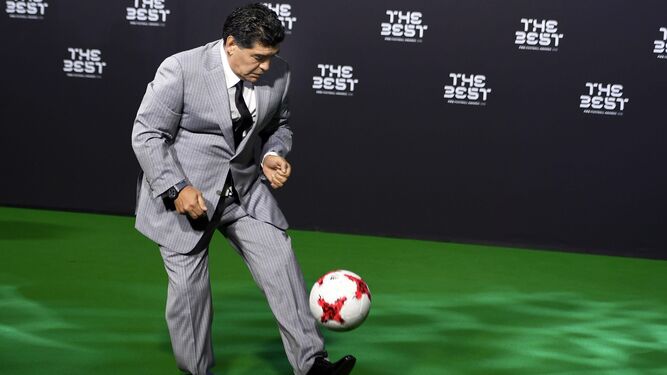 Las 'viejas' leyendas demuestran en la gala de la FIFA que 'el que tuvo, retuvo'