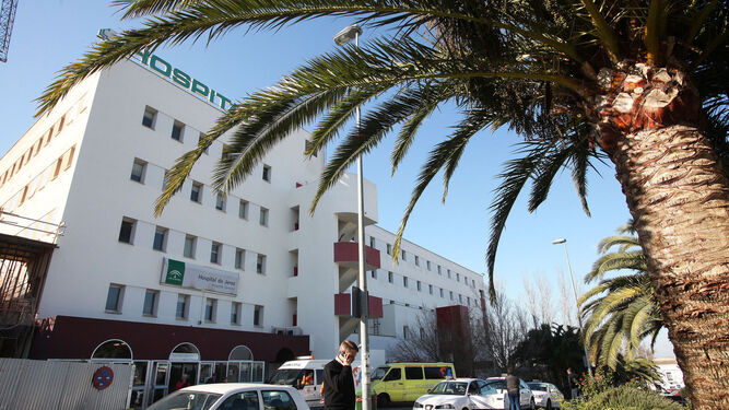 Fachada del hospital de Jerez.