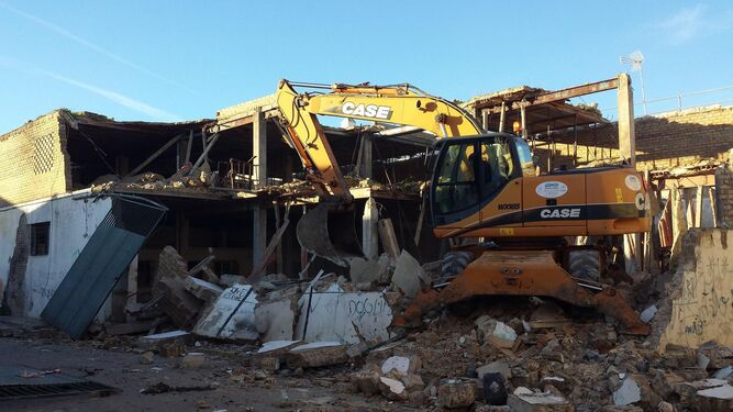Una imagen de las obras de demolición que está llevando a cabo el Ayuntamiento en estos días.
