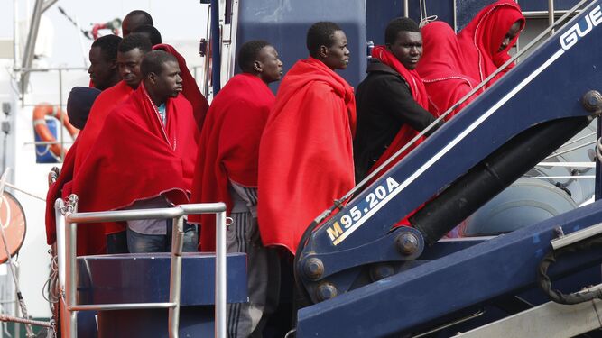 Almería recibe a 52 inmigrantes subsaharianos en menos de 24 horas