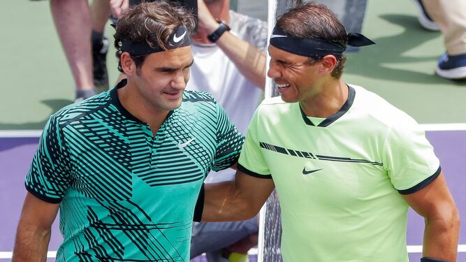 Nadal felicita a Federer tras su triunfo en Miami.