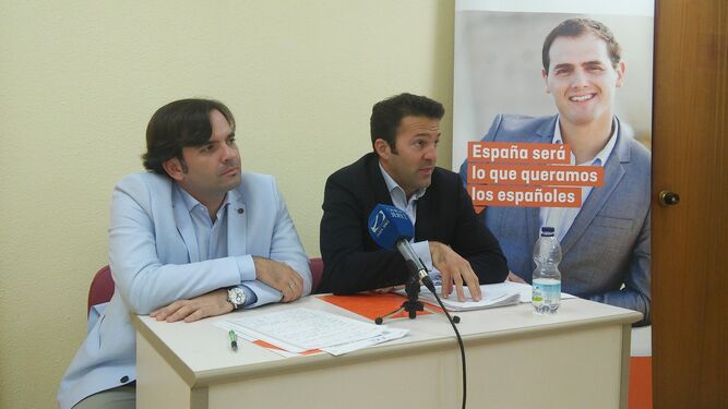 Mario Rosado y Carlos Pérez, en una rueda de prensa.