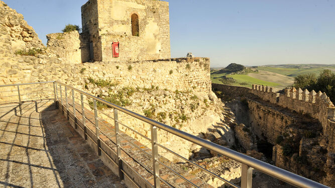 Parte de los nuevos sistemas de acceso al Castillo de Fatetar (Espera), inaugurado hace una semana.