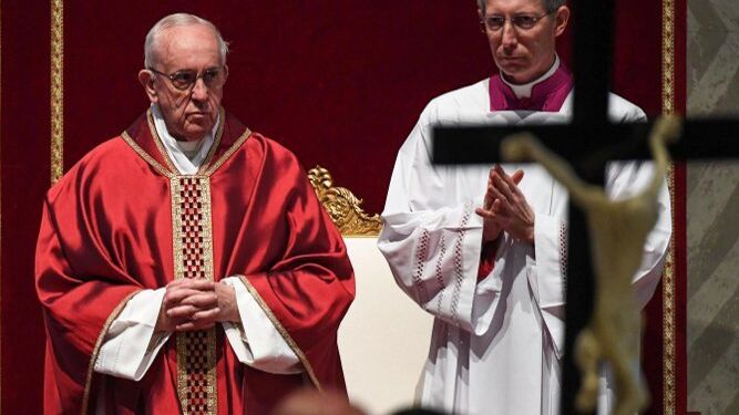 El pontífice, durante una misa esta Semana Santa.