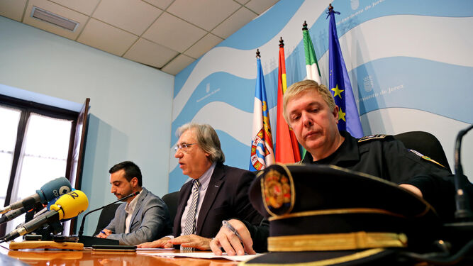 José Antonio Díaz, Francisco Camas y Javier Pérez asistieron ayer a la rueda de prensa de valoración de la Semana Santa.