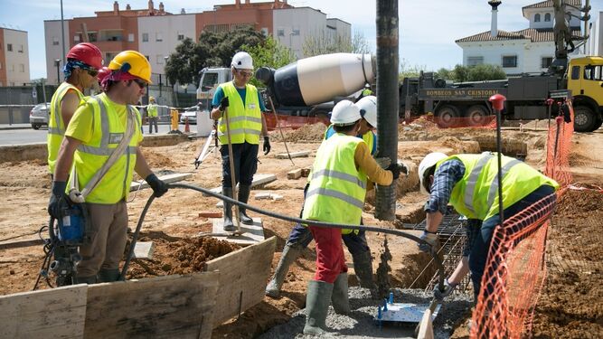 Los trabajos los realizan voluntarios de Jerez y llegados de otras ciudades.