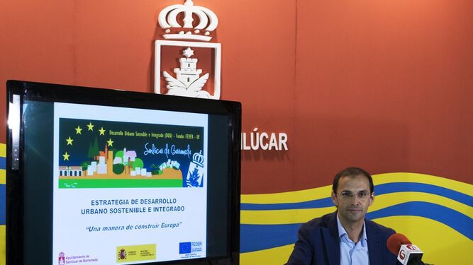 El alcalde, Víctor Mora, explicó ayer el primer proyecto de la Edusi.