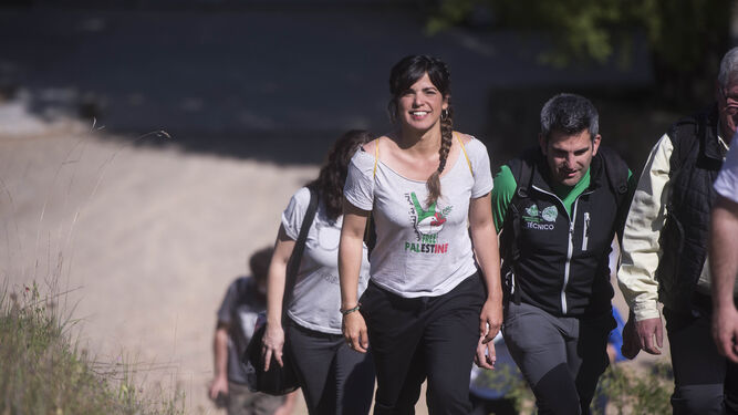 Teresa Rodríguez, en Córdoba en Semana Santa en una ruta para divulgar la Ley de Senderos.