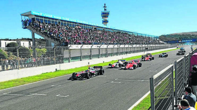 Un momento  de la pasada edición de la World Series Formula 3.5 V8, en el circuito  de Jerez.