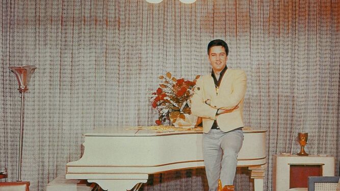 Hoy sale a subasta este piano de Elvis Presley.