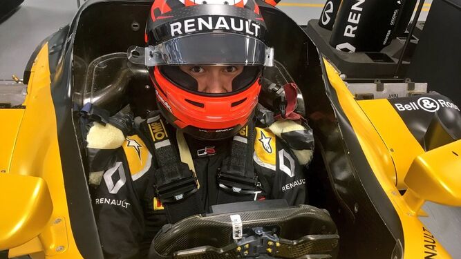 El piloto británico Jack Aitken rodó ayer en el Circuito de Jerez con el Fórmula 1 de Renault de 2012.