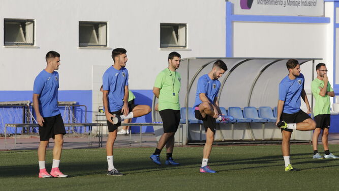 Juanan, Rodri, Joselito Zambrano y Rosales, junto al técnico Alberto Vázquez en un entrenamiento del equipo.