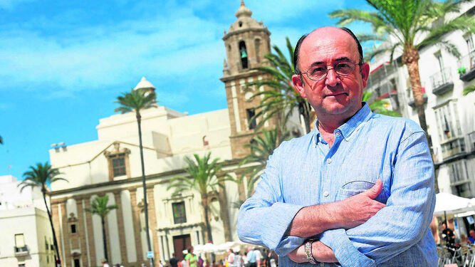 Rafael Román analizará hoy la situación político-social en Cataluña