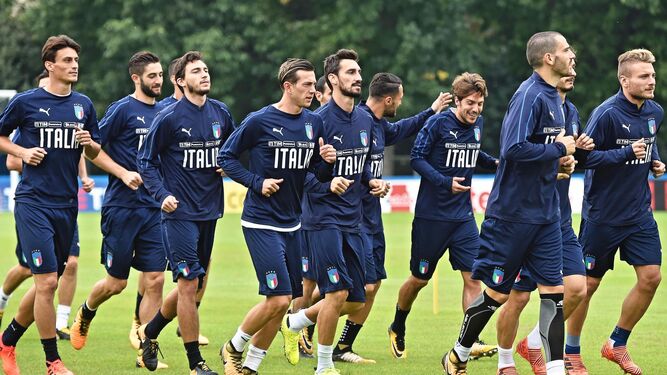 Los jugadores de la selección italiana en un entranamiento