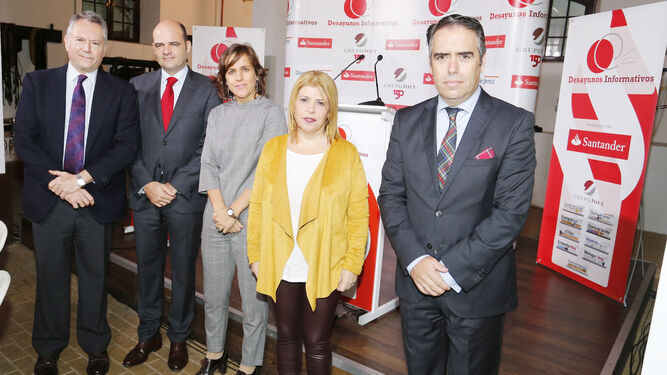 José Joly, presidente del Grupo Joly, Justiniano Cortés, Helena Rivero, Mamen Sánchez y Rafael Navas, ayer en el Museo del Enganche.