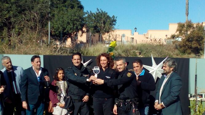 Un momento de la entrega del premio a la Policía Nacional en el acto de colofón de la campaña.