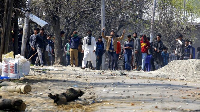 Veinte muertos y decenas de heridos en la Cachemira india
