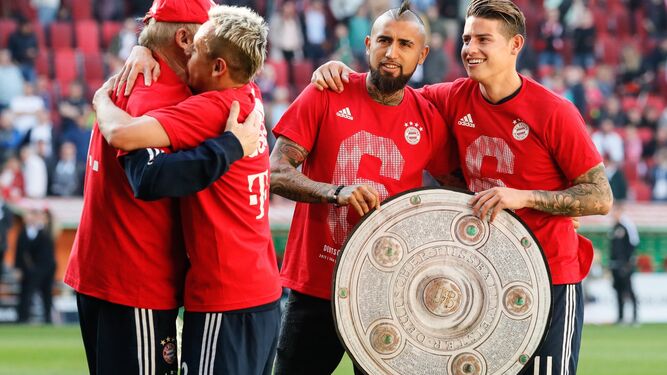 Los jugadores del Bayern celebran su campeonato.