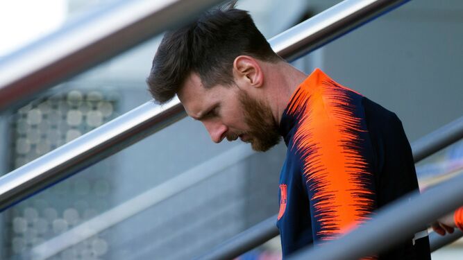 Lionel Messi se dispone a iniciar el entrenamiento en Sant Joan d'Espí.