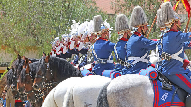 Integrantes de la Guardia Real en el Dep&oacute;sito de Sementales.