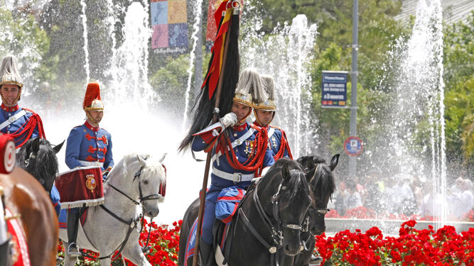 La Parada Hípica reunió a la Guardia Real con los enganches por la Feria
