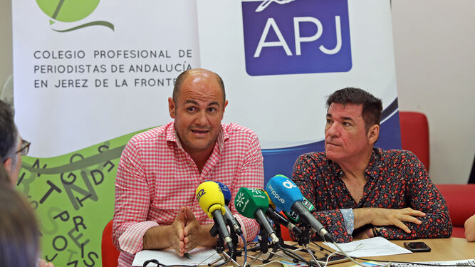 César Muñoz y Juan Molina, ayer, durante la presentación de la campaña en la Asociación de la Prensa.